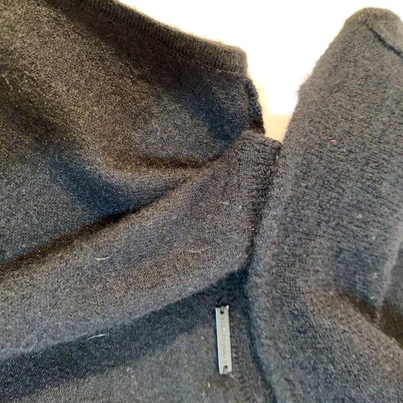 $25 CASHMERE Sleevless Tahari Black Turtle Neck - Picture 8 of 8
